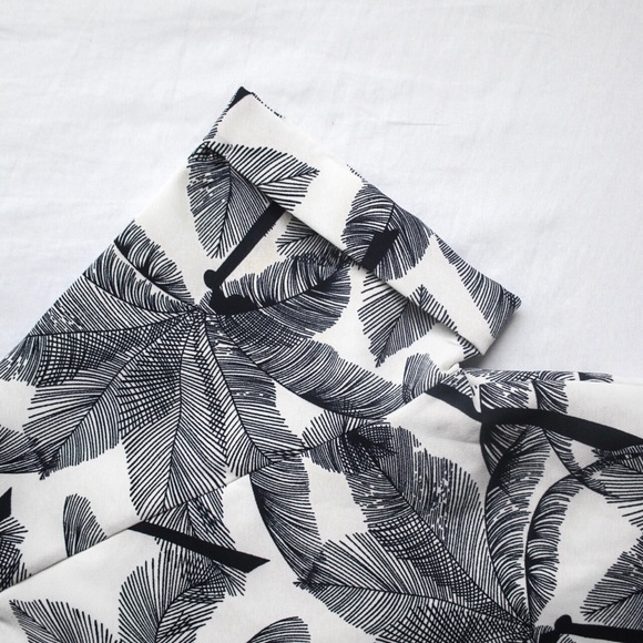 Lulu’s • Going, Going Palm Dress - Picture 4 of 8